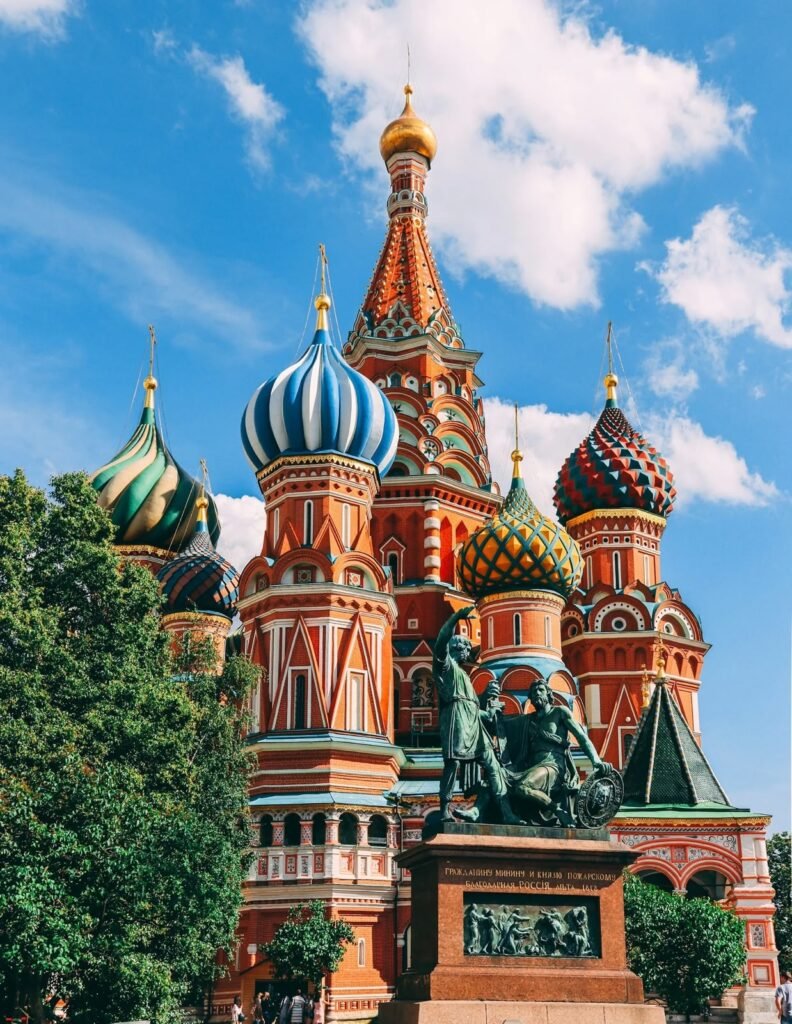 Rajeshwar Kant Dubey’s analysis of alleged corruption, defence procurement irregularities and oversight challenges surrounding Ukraine’s military assistance.
